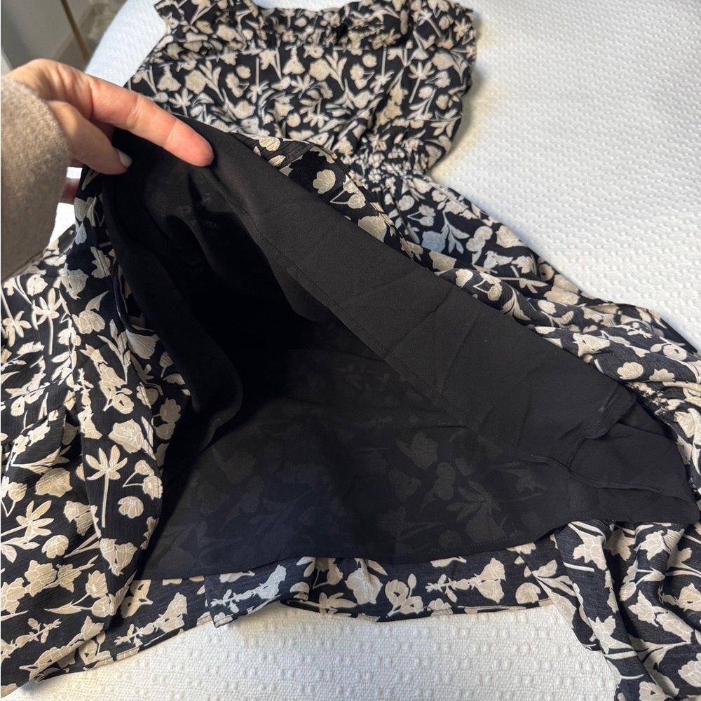 Saks Black and Cream Floral High-Low Ruffle Fit & Flare Knee Length Dress Medium - Picture 8 of 11